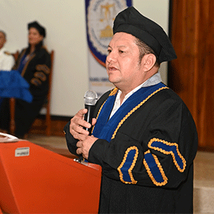 Ab. Marlon Muñoz Izurieta